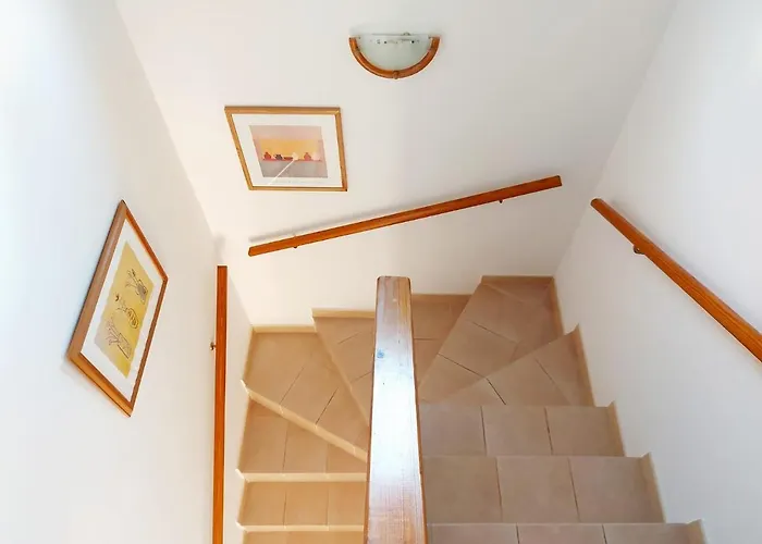 Semesterbostad Limon *